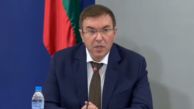 Ангелов: Навлизаме в изключително сериозна фаза на епидемията, пощадете лекарите